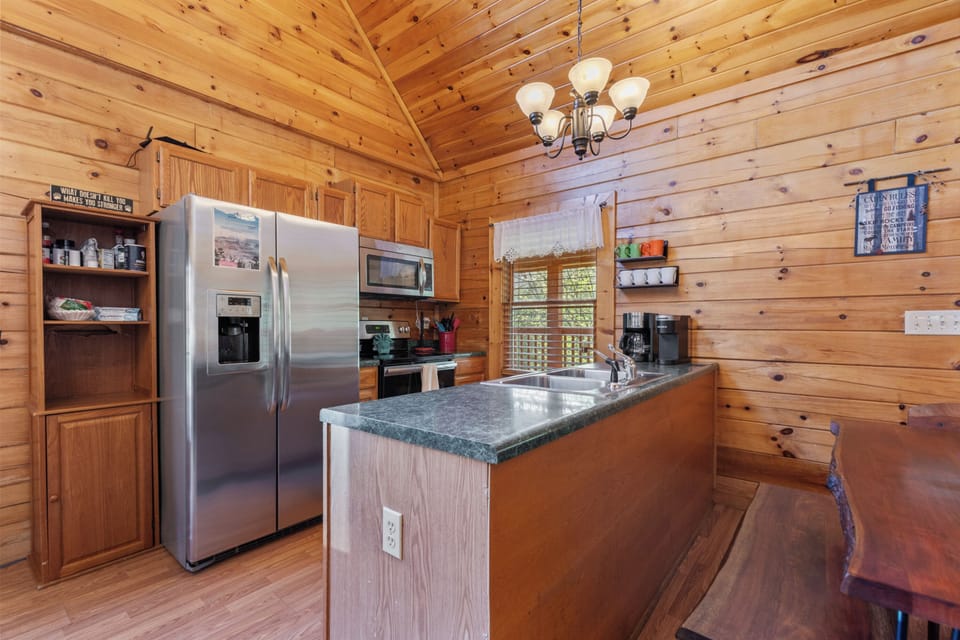 Signature Cabin, 2 Bedrooms, Non Smoking, Hot Tub | Private kitchen | Fridge, microwave, oven, stovetop