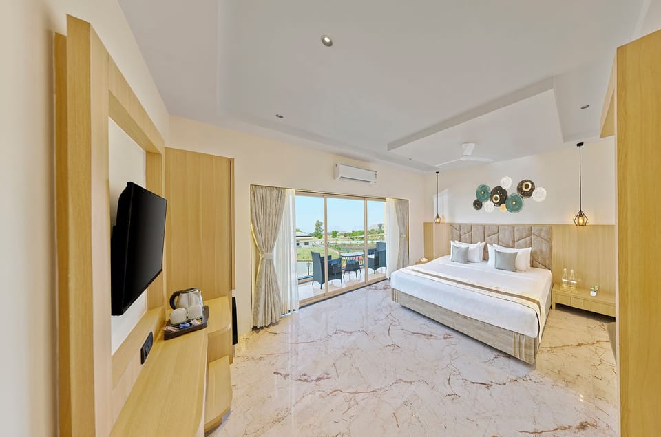 Premium Room, Pool View | WiFi (free), bed sheets