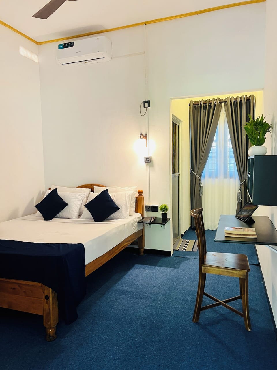 Double Room, Garden View | Soundproofing, iron/ironing board, free WiFi, bed sheets