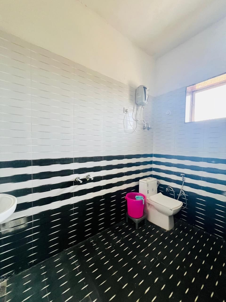 Free toiletries, towels, soap, toilet paper