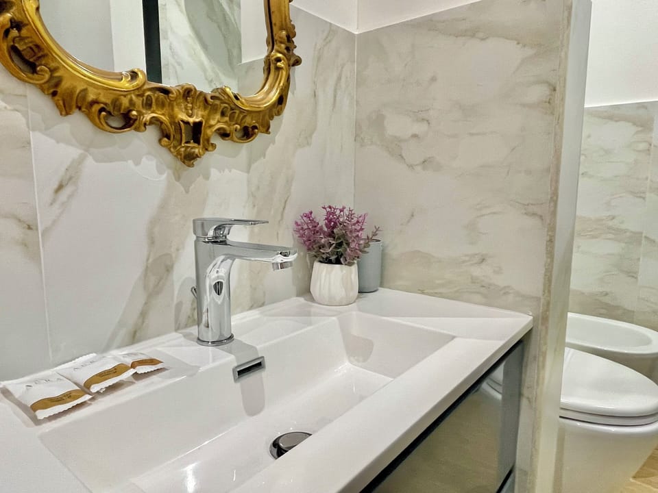 Family Apartment | Bathroom