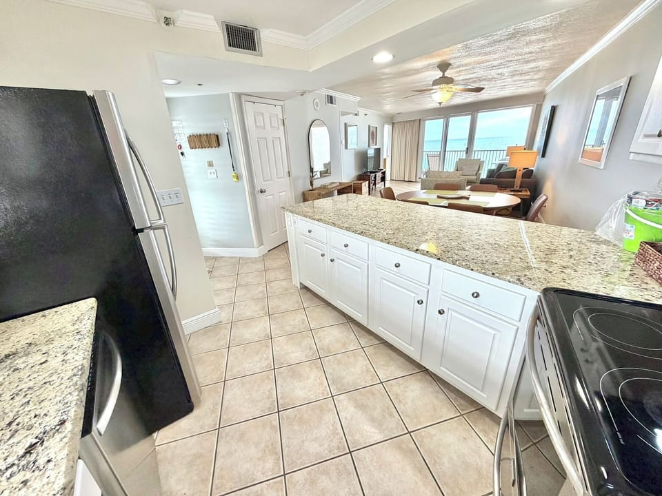 Full stocked kitchen