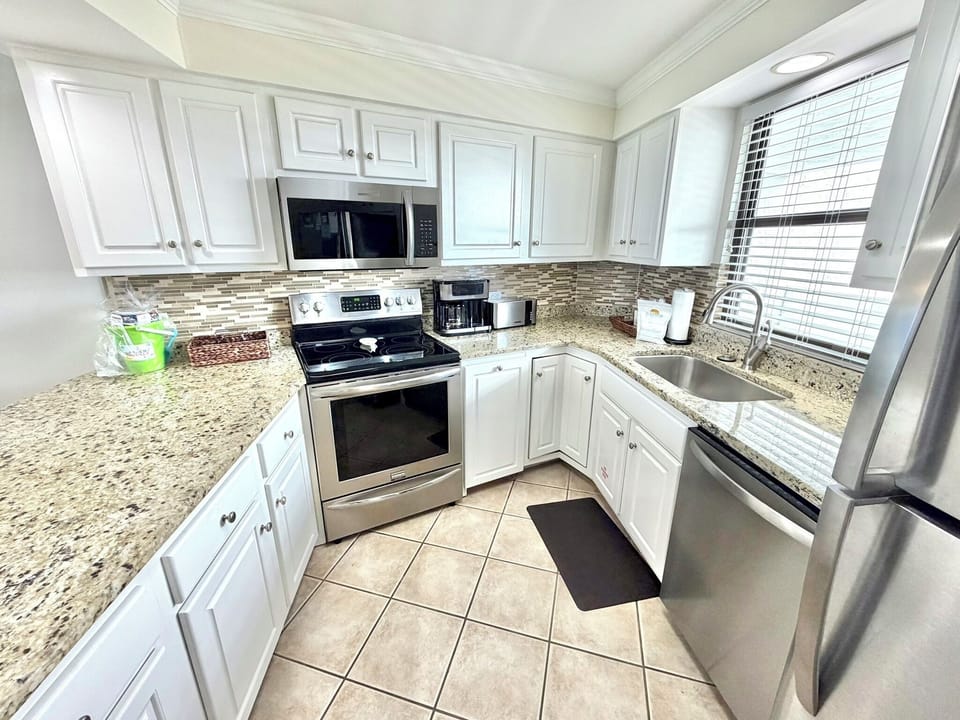 Full stocked kitchen