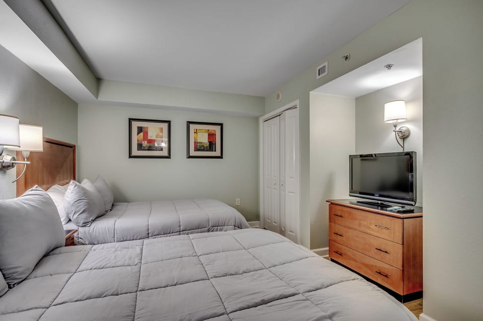 Guest bedroom