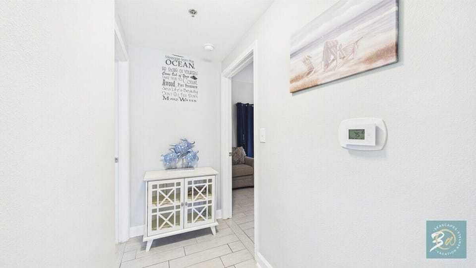 Entry-way to bedrooms