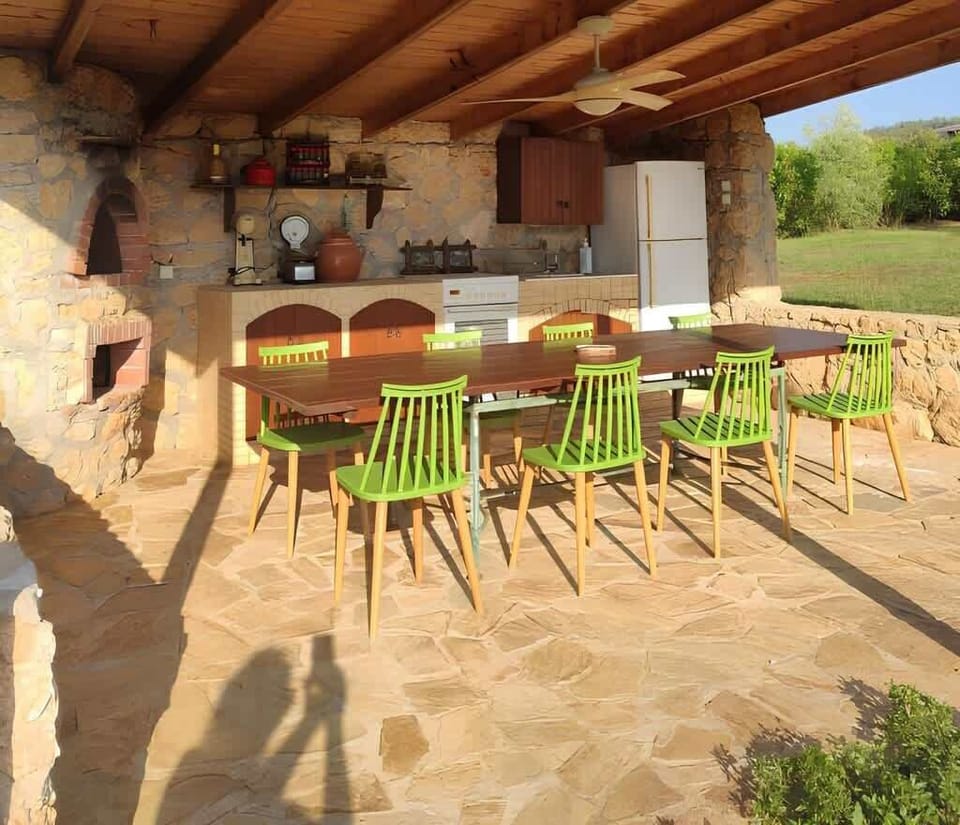 Outdoor BBQ Area with Dining Space for Al Fresco Meals