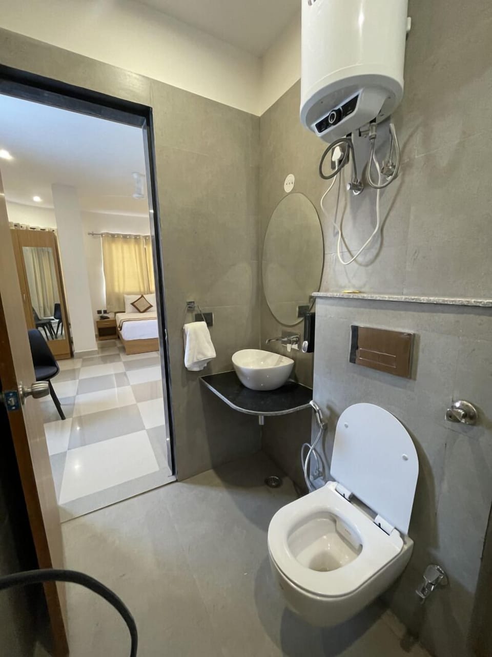 Shower, towels, soap, shampoo
