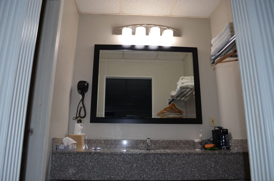 Bathroom sink