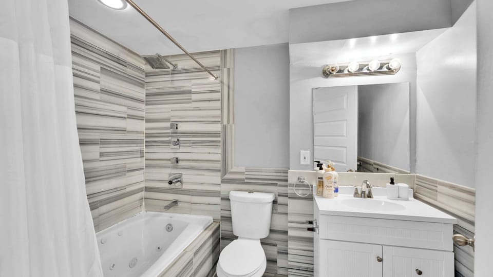 Full Bathroom