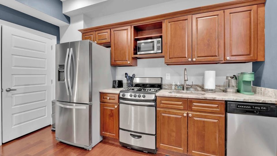 Full Kitchen
