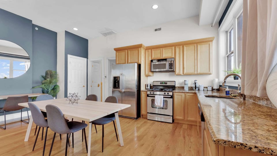 Full Kitchen