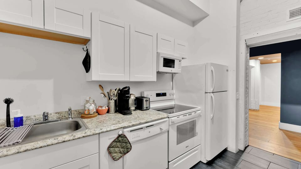 Full Kitchen