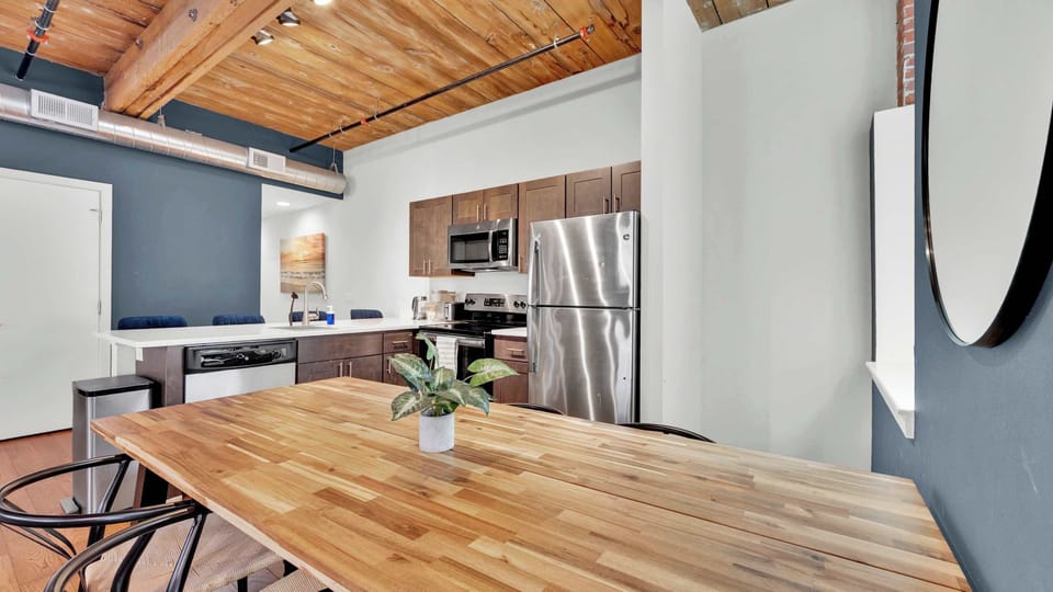 Full Kitchen 