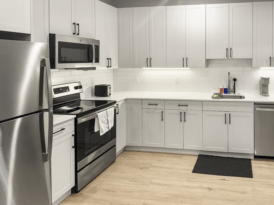 Full Kitchen 