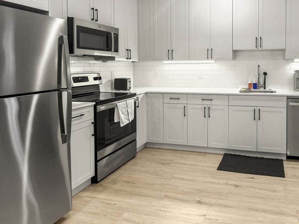 Full Kitchen 