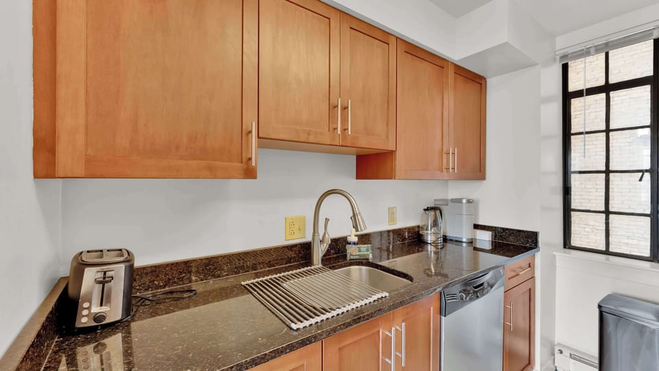 Full Kitchen