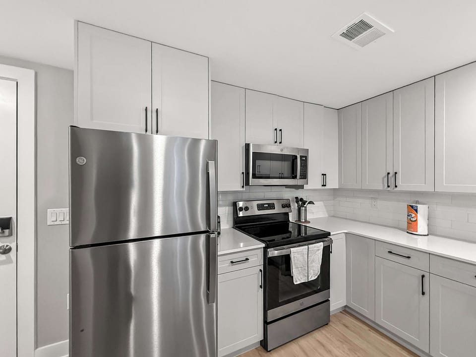 Full Kitchen 