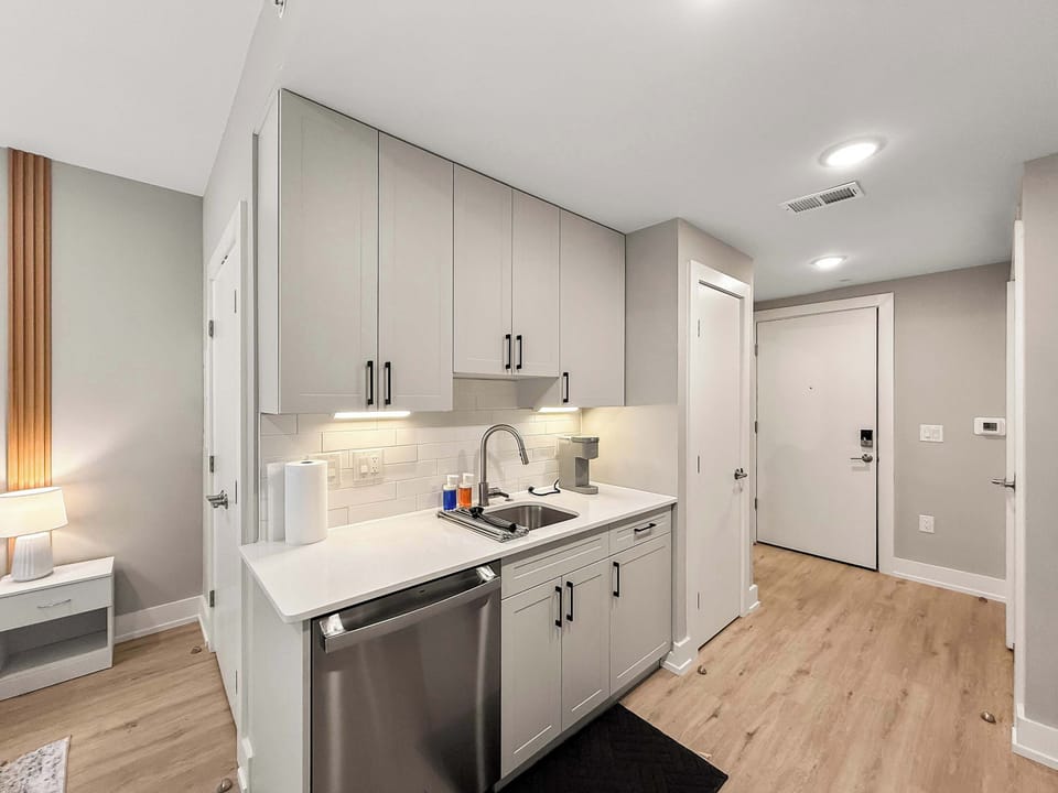 Full Kitchen 