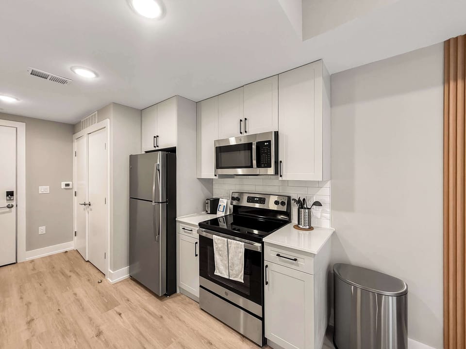 Full Kitchen 