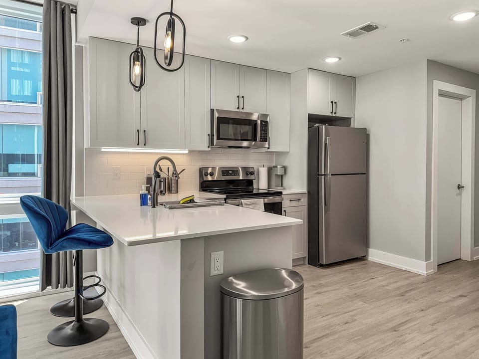 Full Kitchen