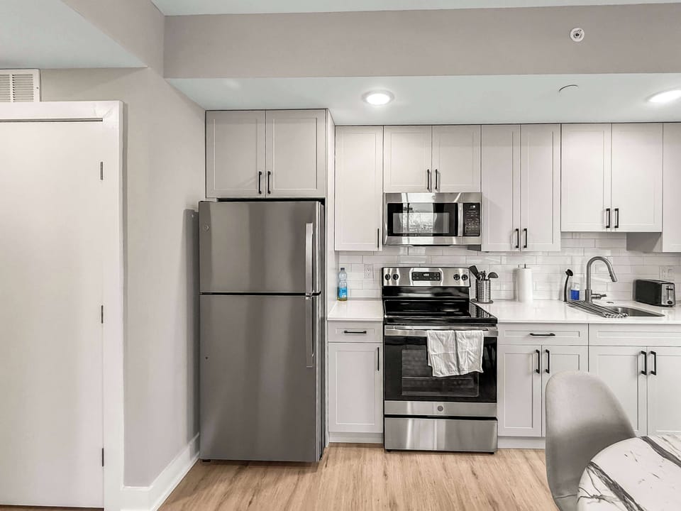 Full Kitchen 