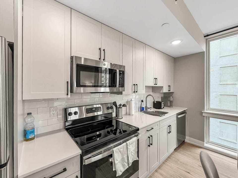 Full Kitchen 
