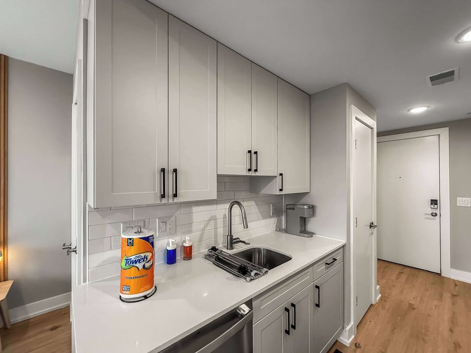 Full Kitchen 