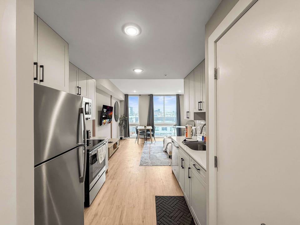 Full Kitchen 