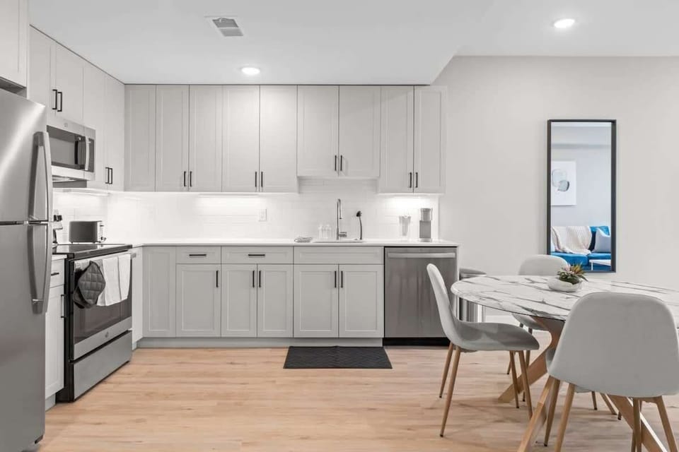 Full Kitchen 