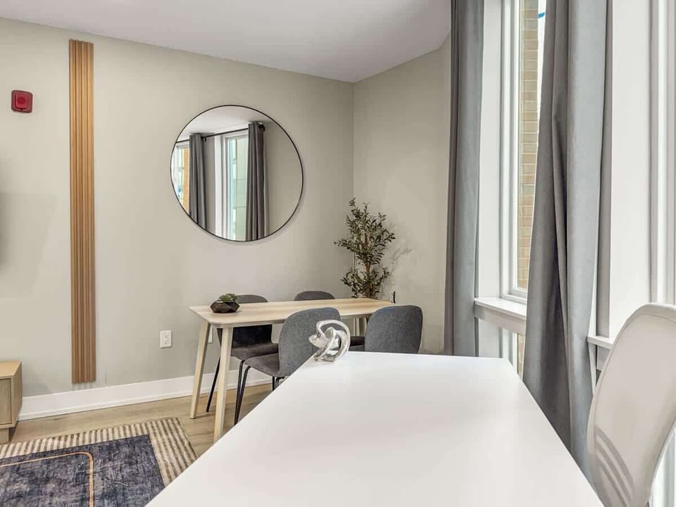  Bedroom Area