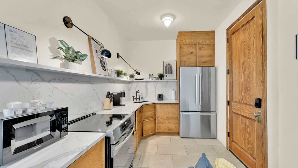 Full Kitchen