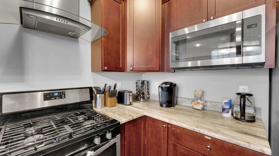 Full Kitchen
