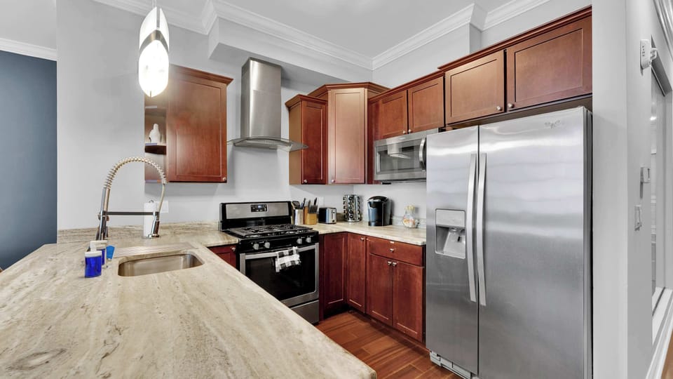 Full Kitchen