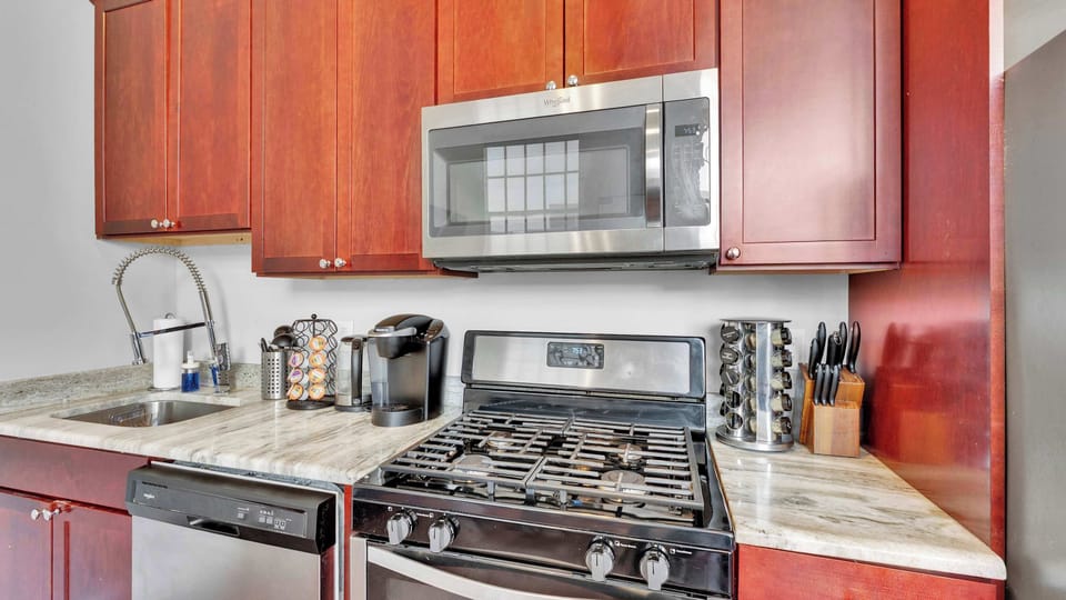 Full Kitchen