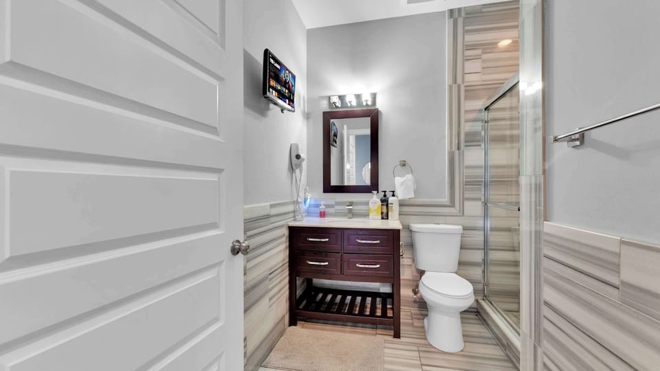 Full Bathroom