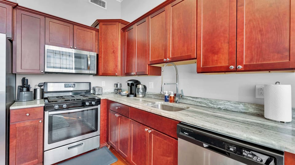 Full Kitchen
