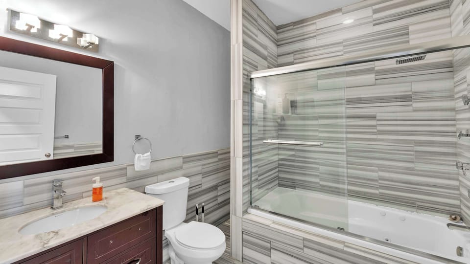 Full Bathroom