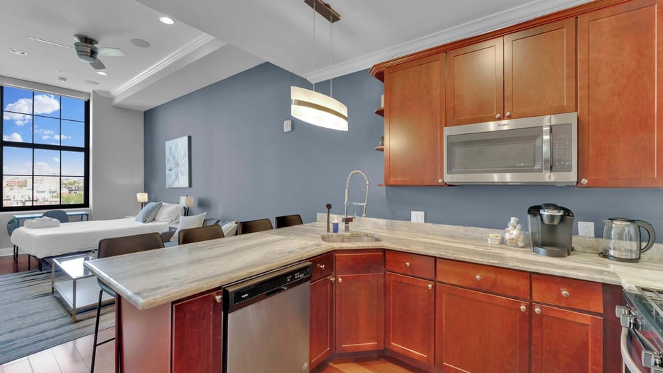 Full Kitchen