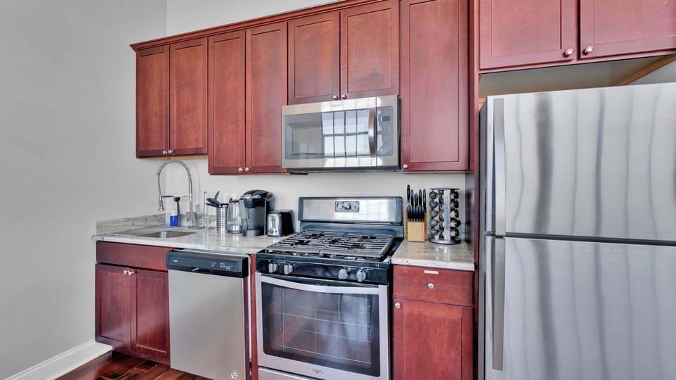 Full Kitchen