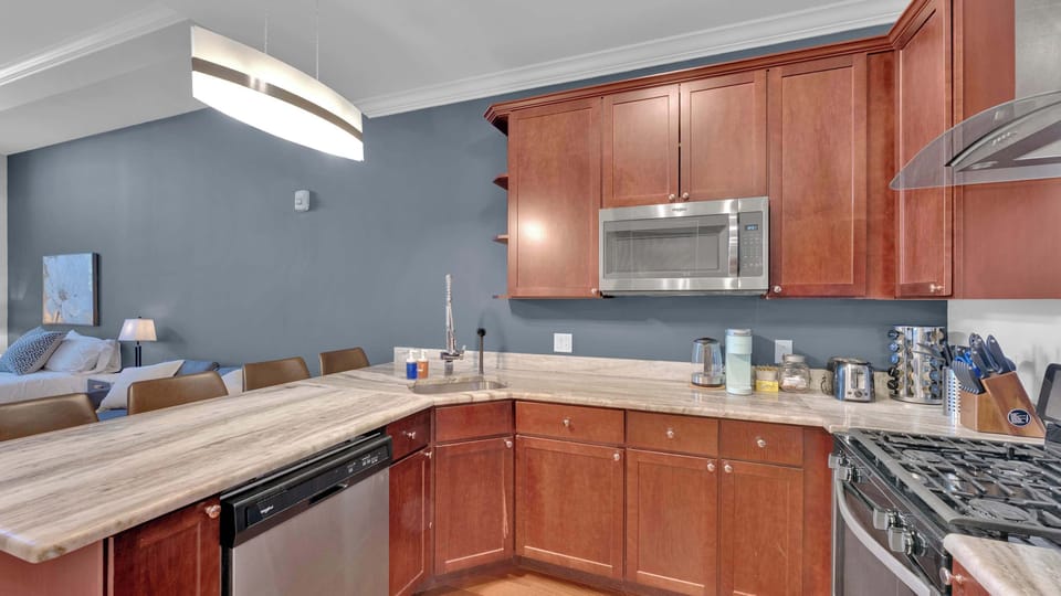 Full Kitchen