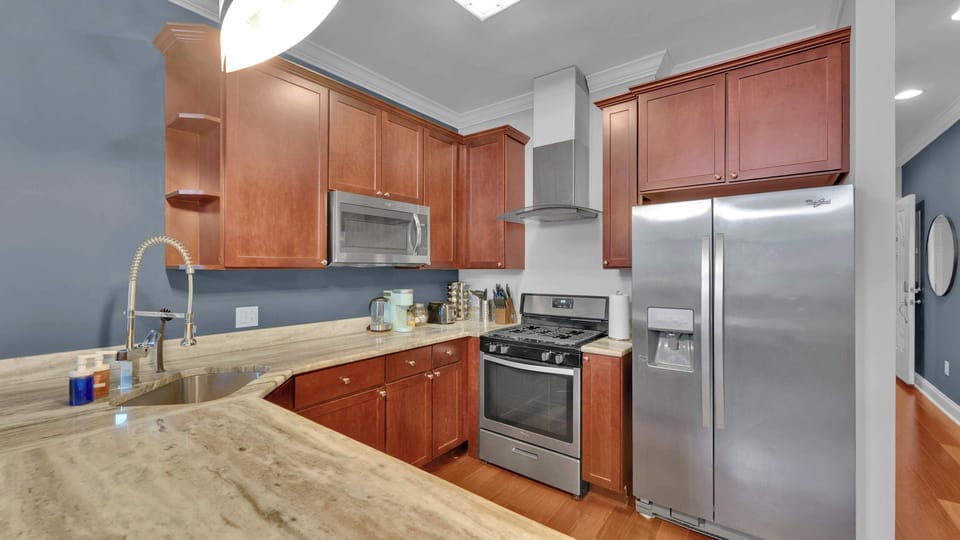 Full Kitchen