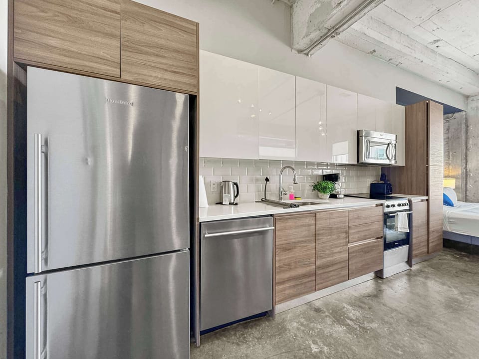 Full Kitchen