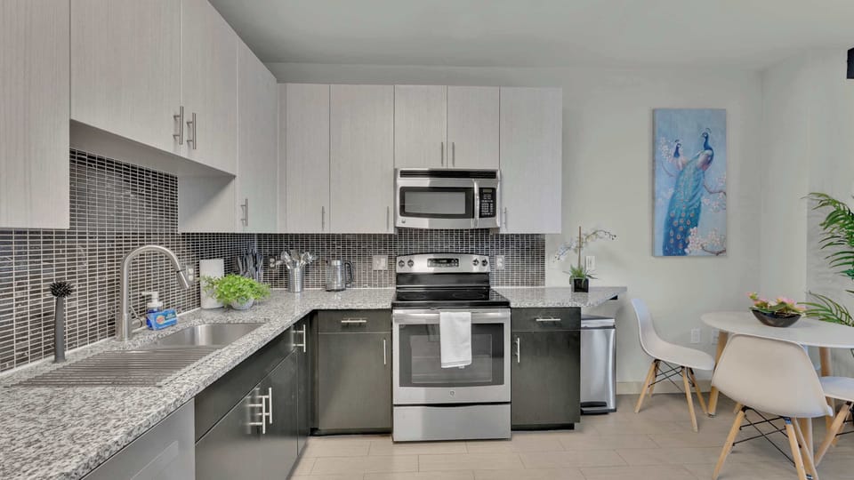 Full Kitchen