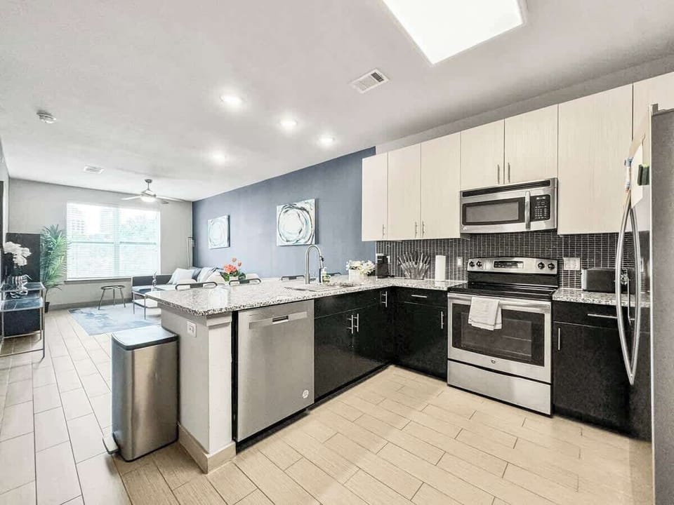 Full Kitchen