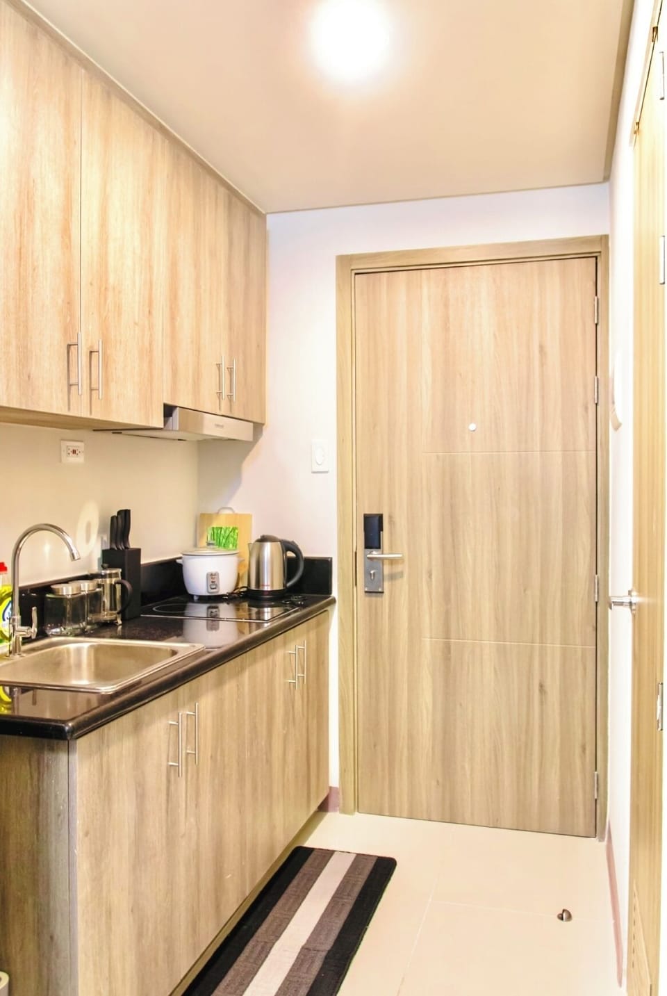 Apartment, 1 Bedroom, Balcony, City View | Interior