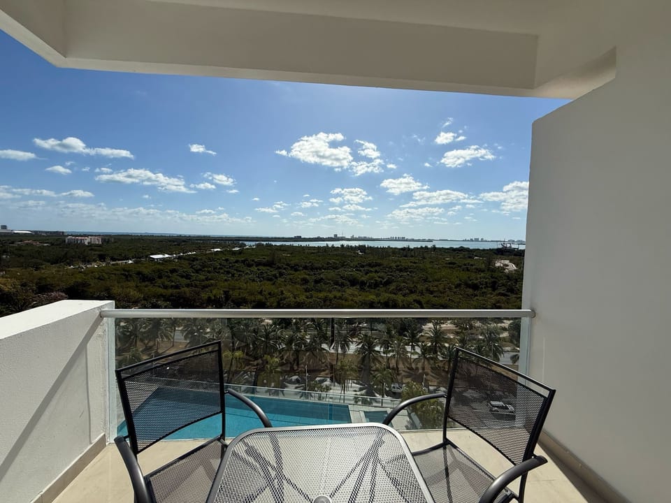 Balcony with beautiful view to Lagoon and Ocean 