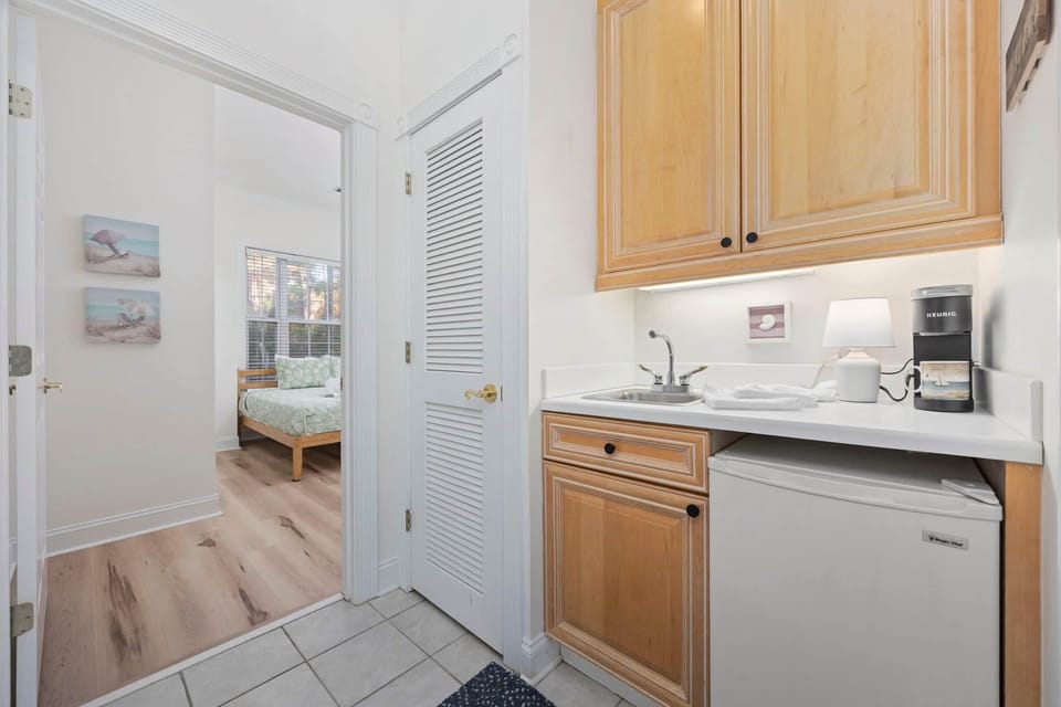 Kitchette connects bedroom 3 and 4
