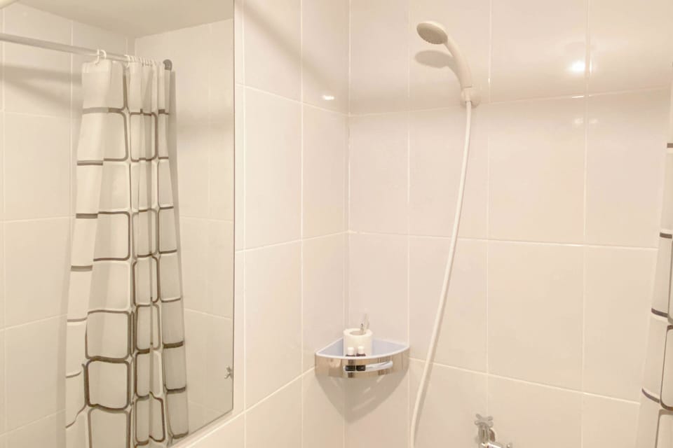 Standard Studio, 1 Bedroom (Apartment) | Bathroom