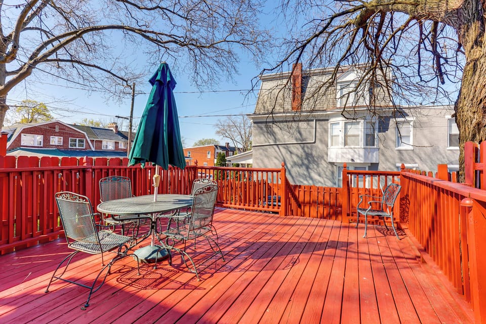 Deck | 2-Story Townhome