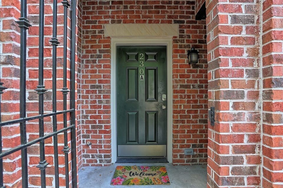 You Savannah stay awaits!